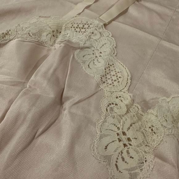 VTG full nude lace trim  slip adjustable straps SZ L/XL EUC champagne colour - Picture 7 of 8